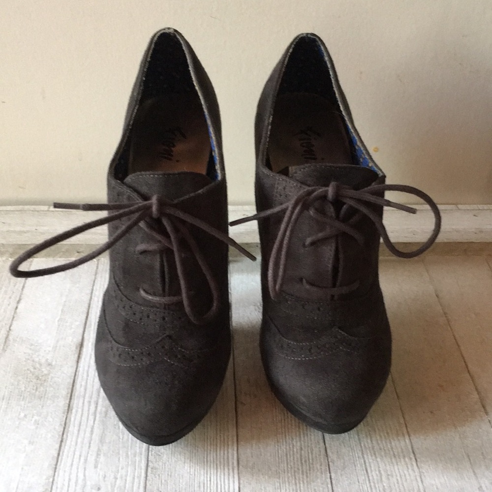Fioni Oxford Gray Lace Up Shoe Boot, size 8.5